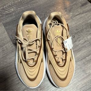 NWT Adidas Ozelia Sneaker Shoes